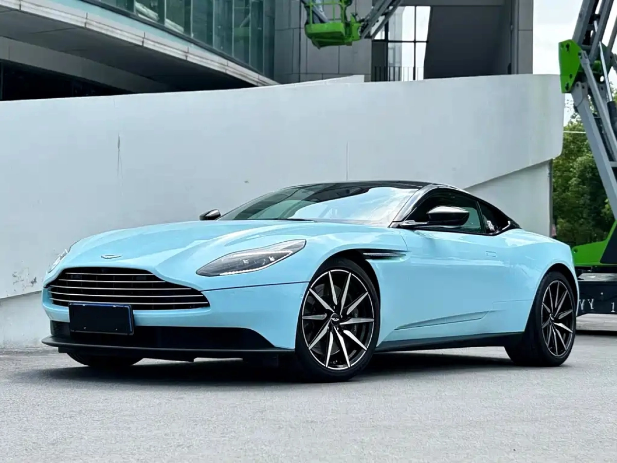 ASTON MARTIN DB11  2019