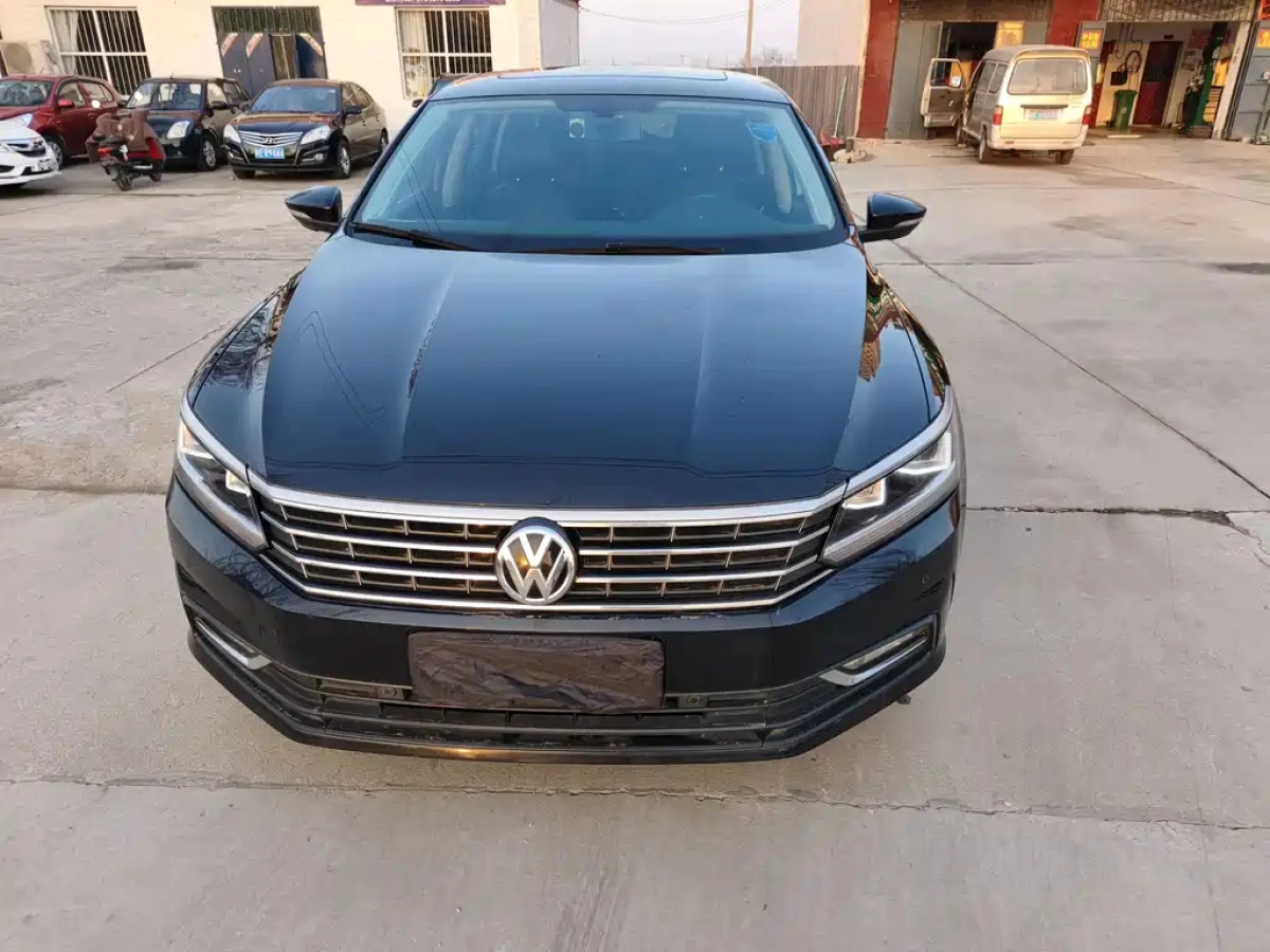 VOLKSWAGEN PASSAT
