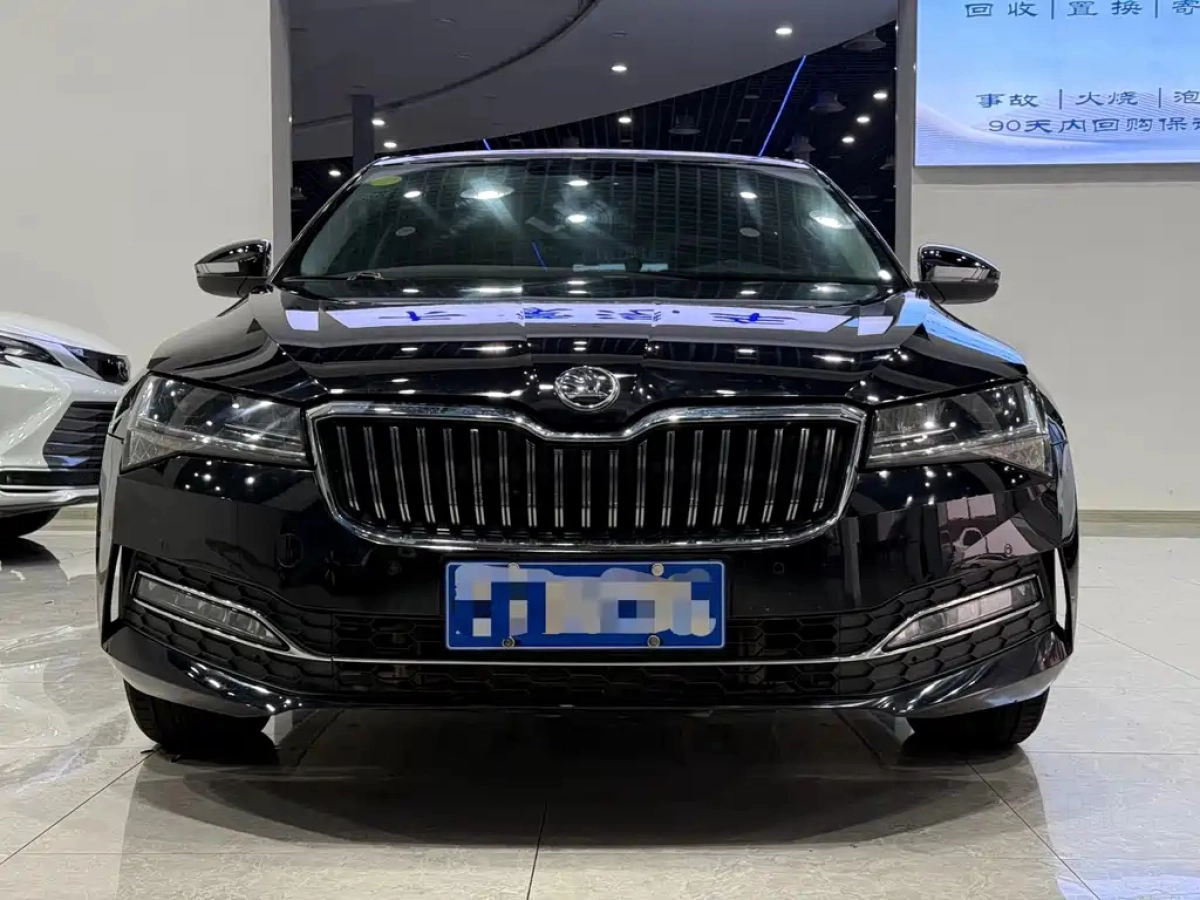 SKODA SUPERB