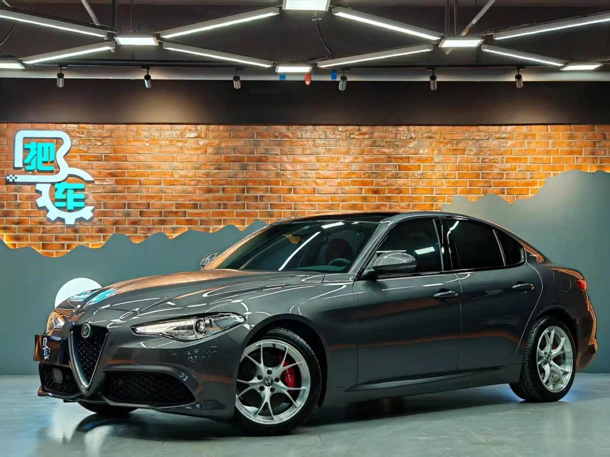 ALFAROMEO GIULIA  2021