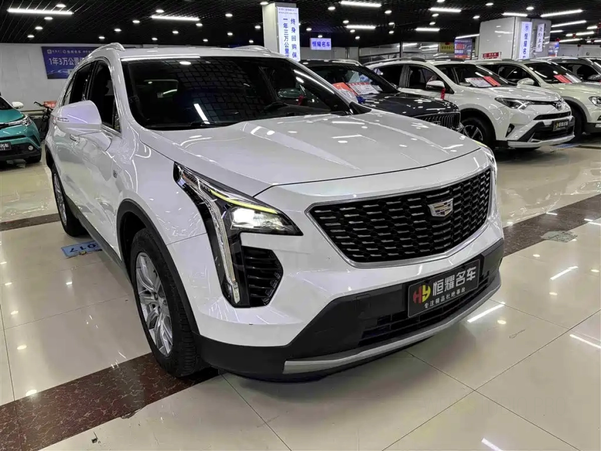 CADILLAC XT4