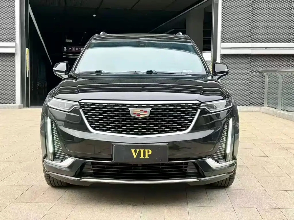 CADILLAC XT6