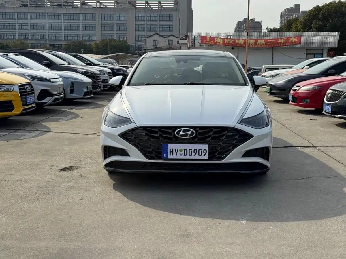 HYUNDAI SONATA