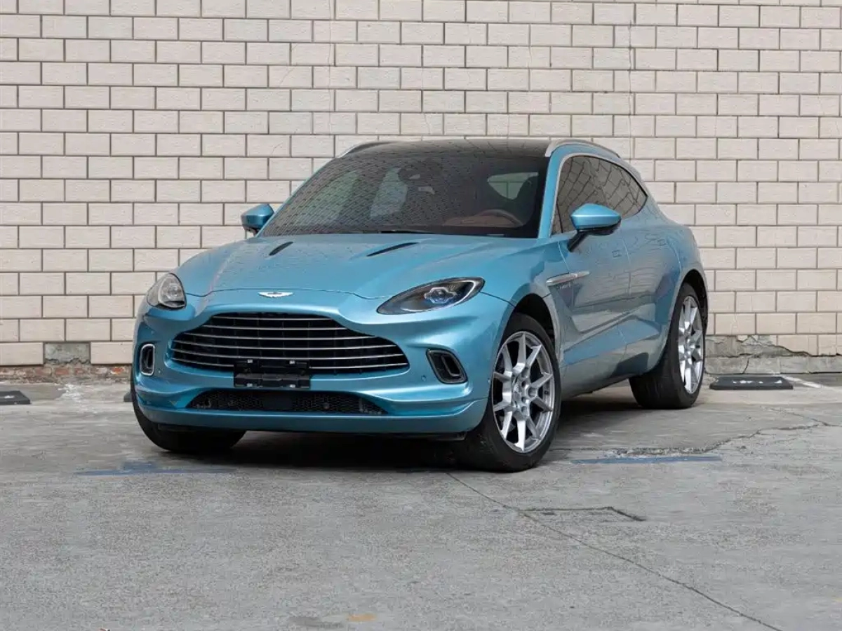 ASTON MARTIN DBX  2022