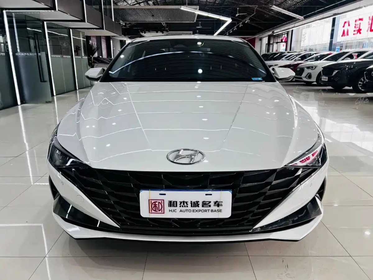 HYUNDAI ELANTRA
