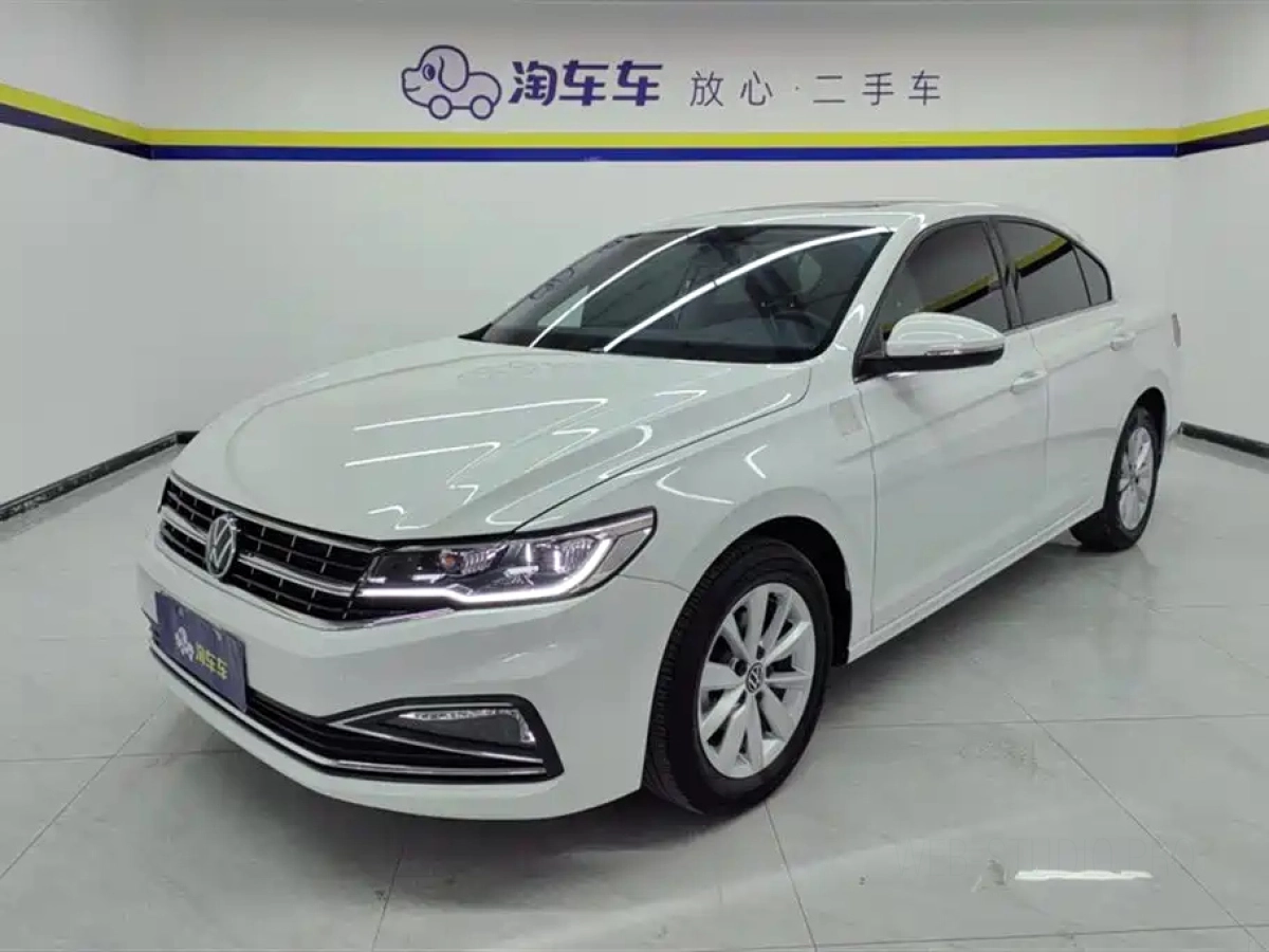 VOLKSWAGEN BORA  2022