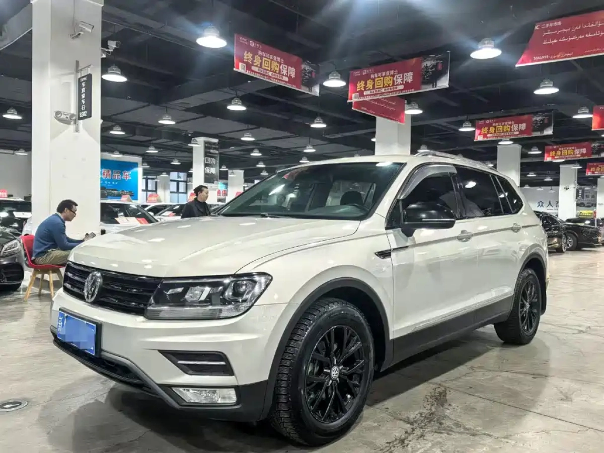 VOLKSWAGEN TIGUAN L