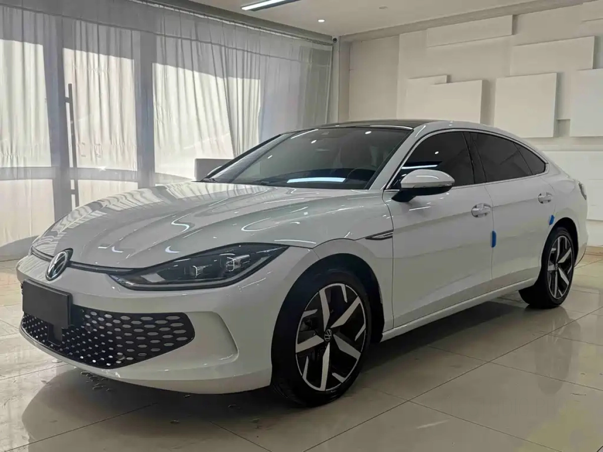 VOLKSWAGEN LAMANDO  2022