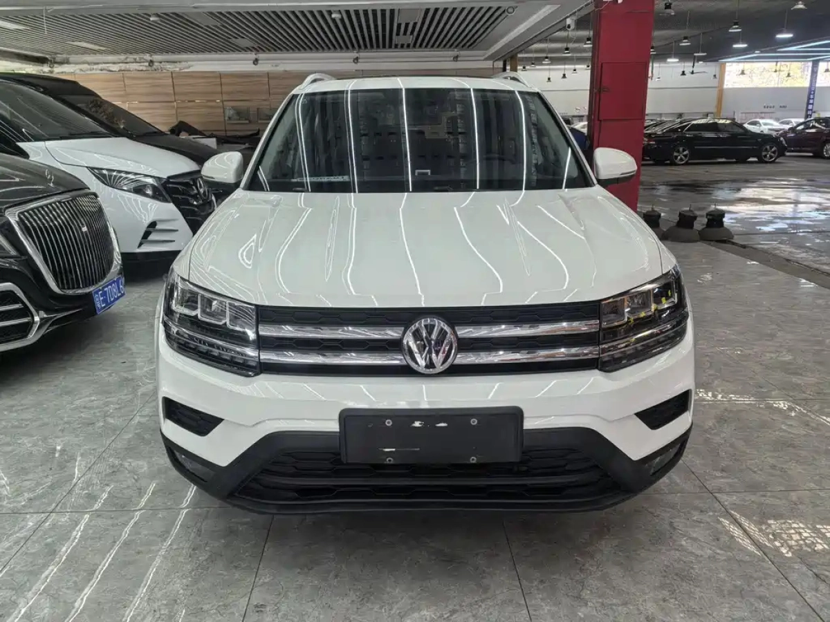 VOLKSWAGEN THARU