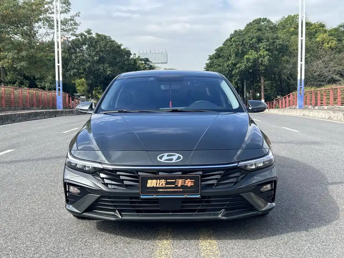HYUNDAI ELANTRA  2024