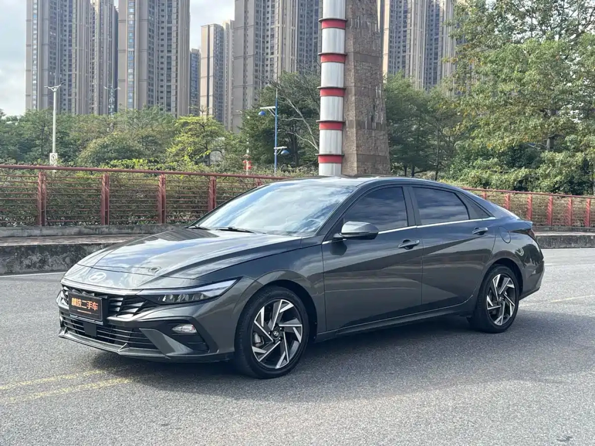 HYUNDAI ELANTRA