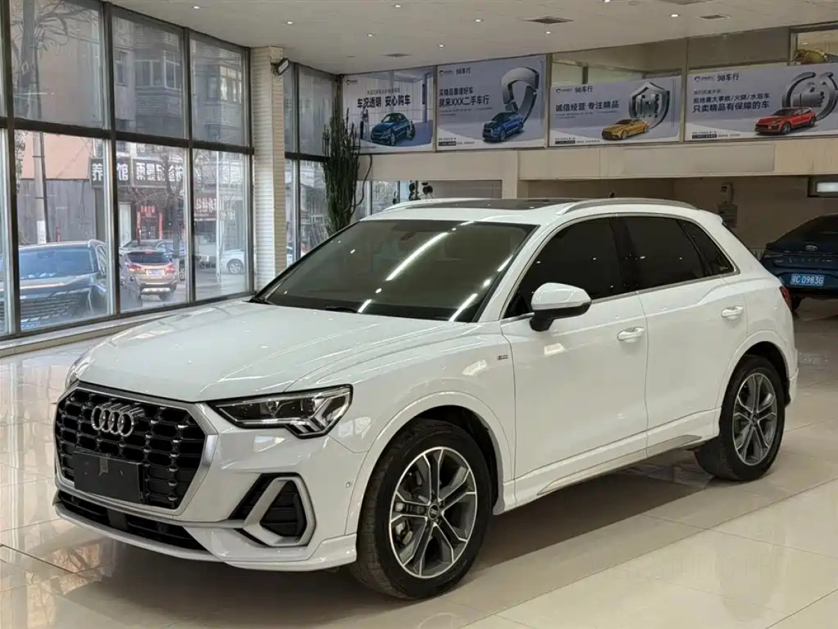 AUDI Q3  2022