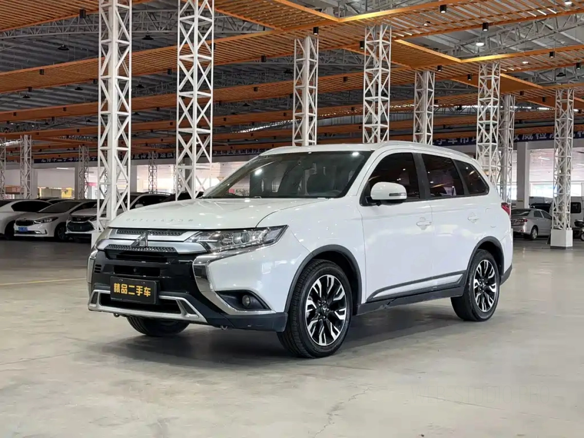 MITSUBISHI OUTLANDER  2020