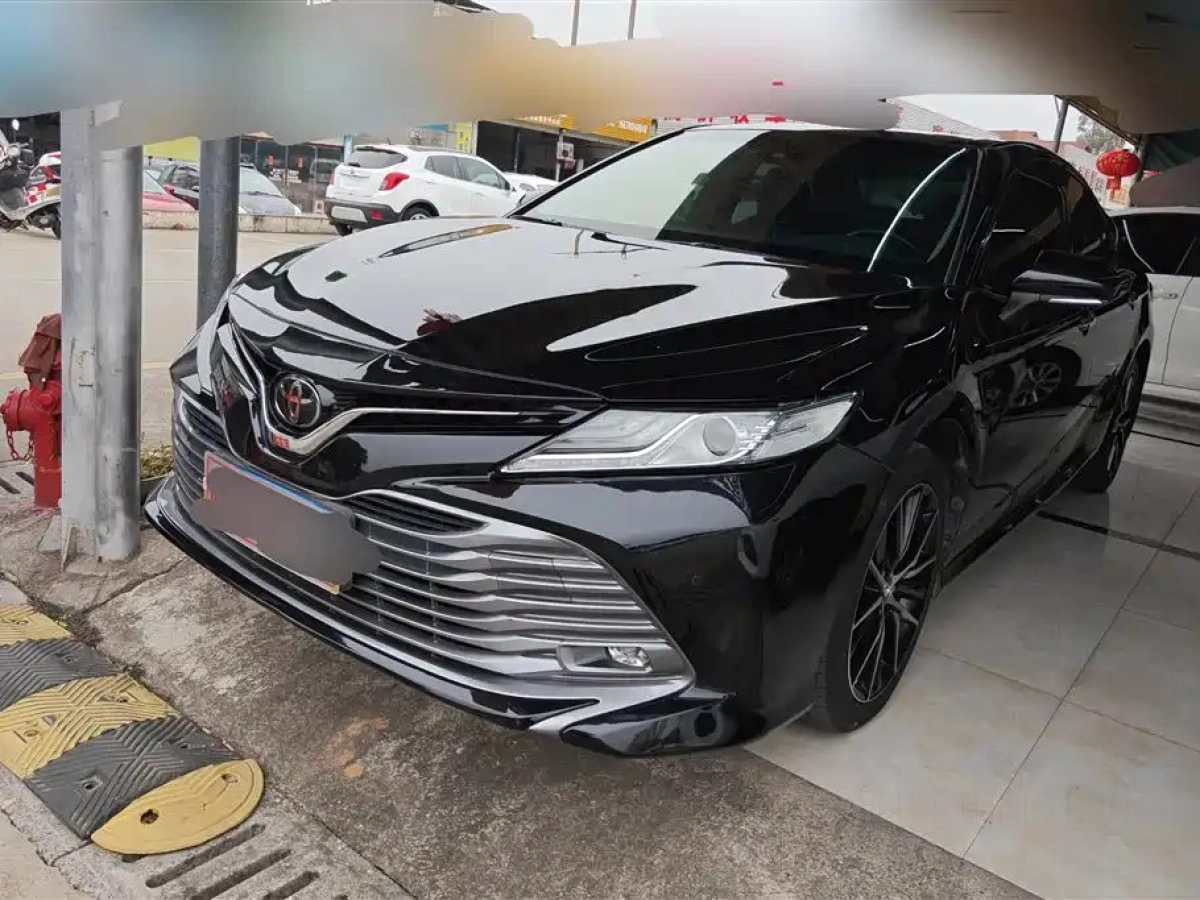 TOYOTA CAMRY  2020