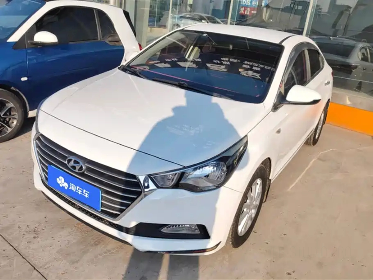 HYUNDAI VERNA