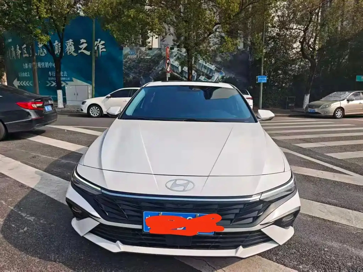 HYUNDAI ELANTRA