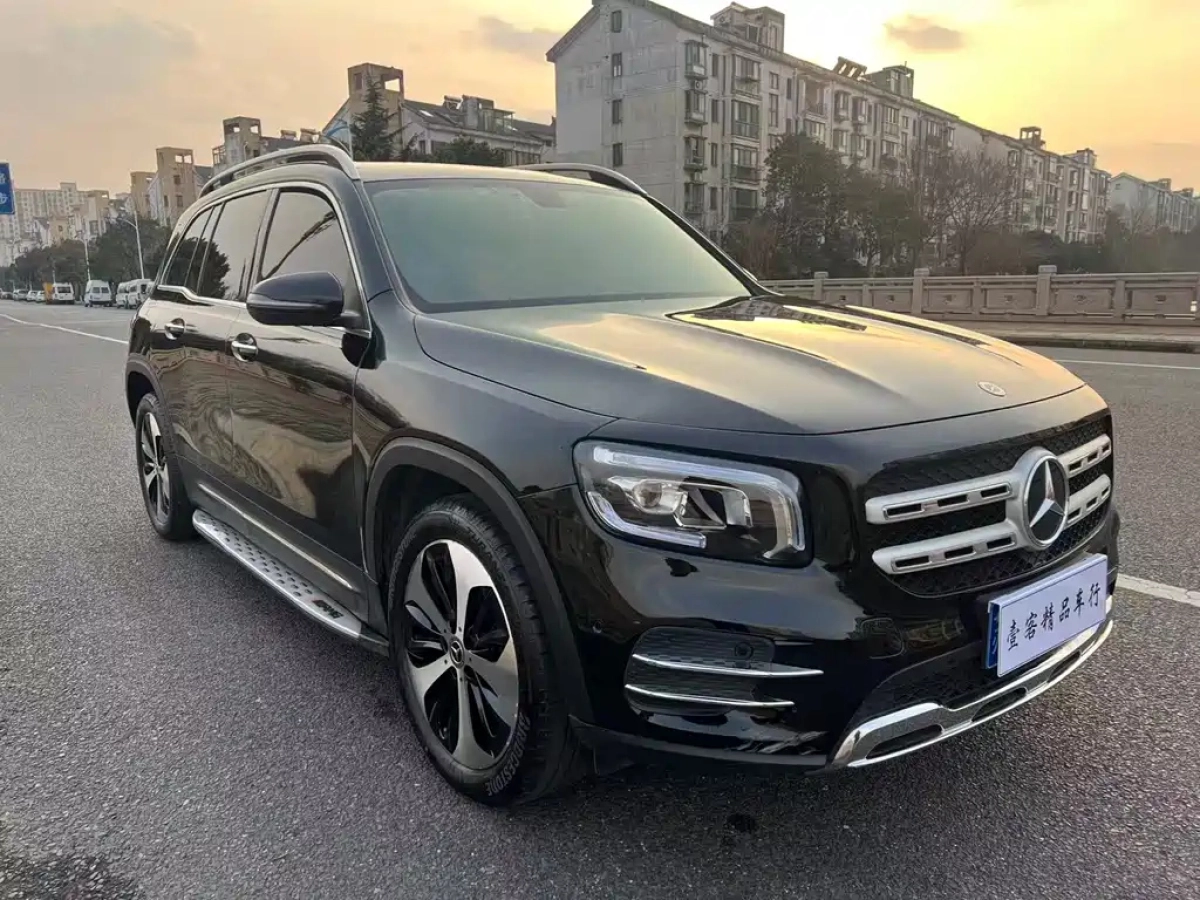 MERCEDES-BENZ GLB