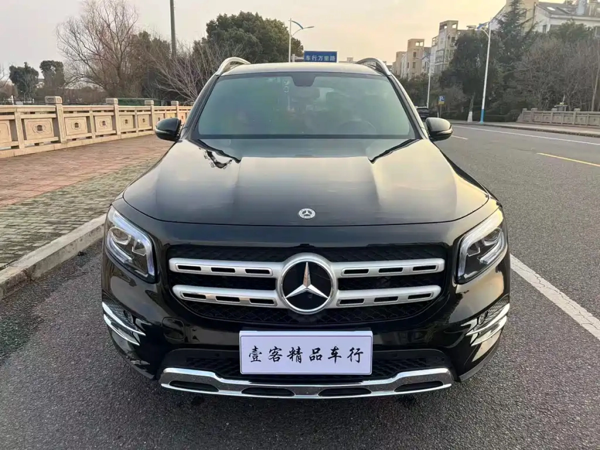 MERCEDES-BENZ GLB
