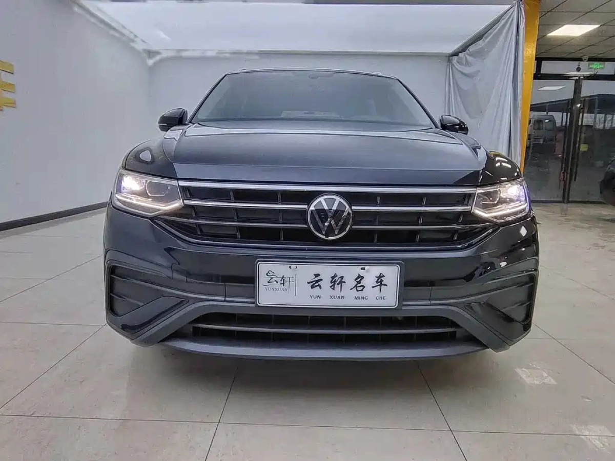 VOLKSWAGEN TIGUAN L