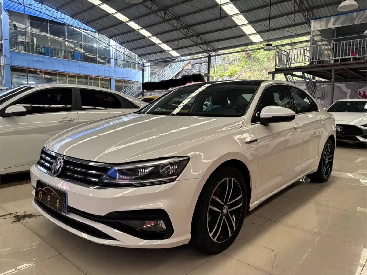 VOLKSWAGEN LAMANDO  2019