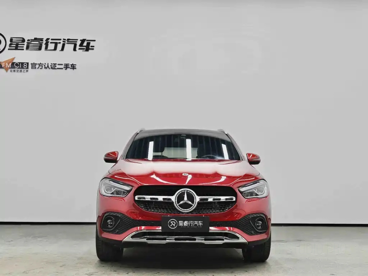 MERCEDES-BENZ GLA