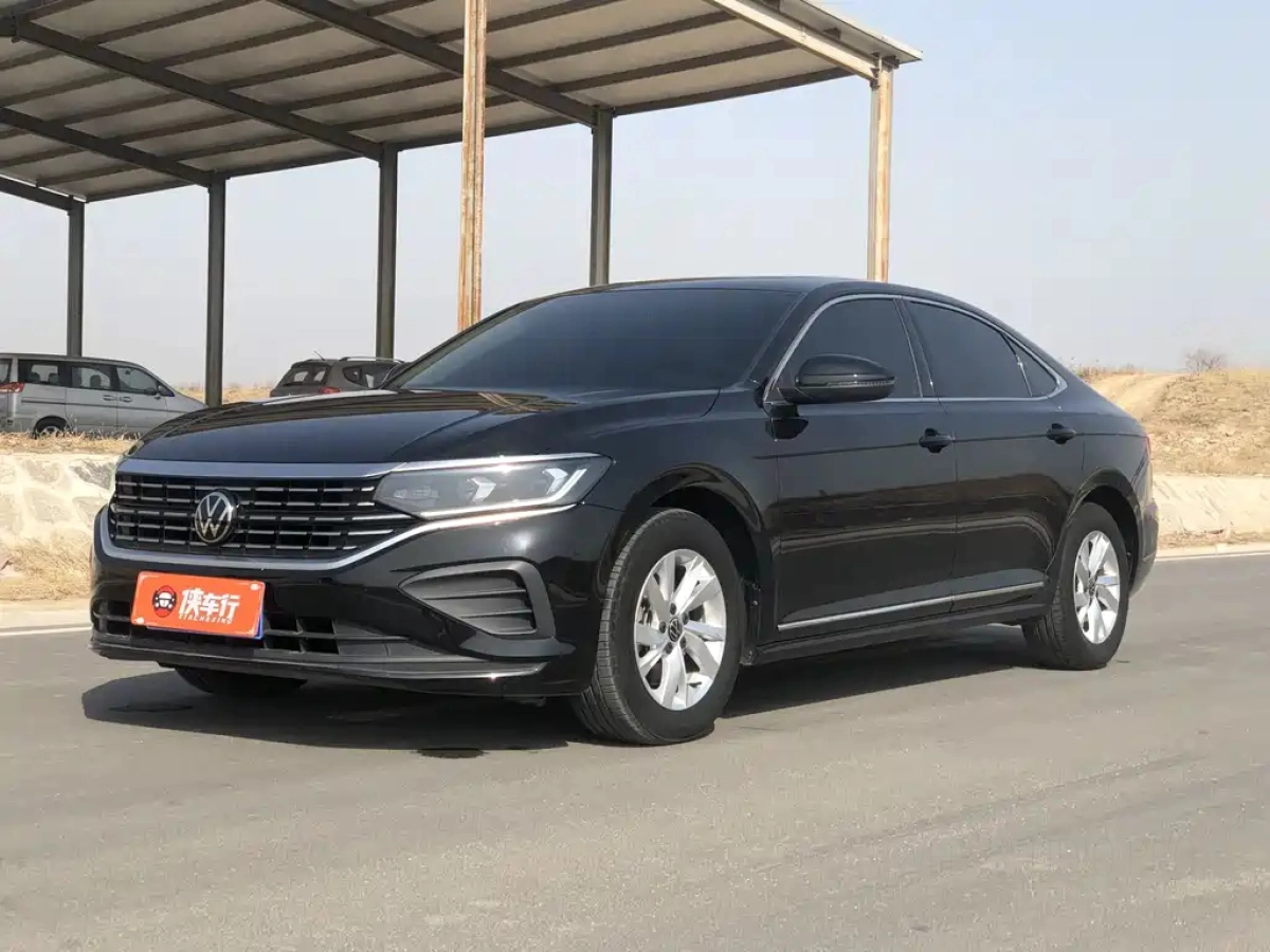 VOLKSWAGEN PASSAT  2024