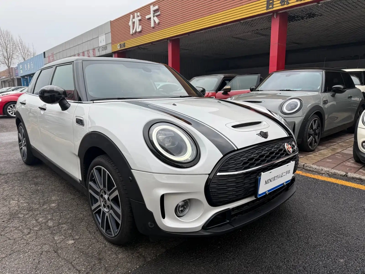 MINI CLUBMAN  2024
