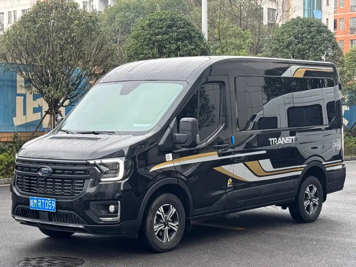 FORD TRANSIT T8  2025