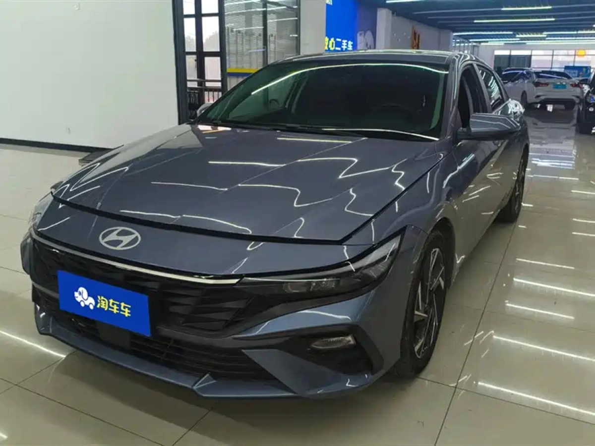 HYUNDAI ELANTRA  2024