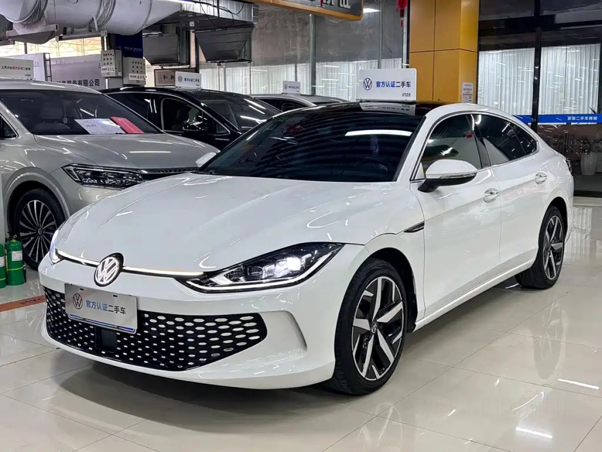 VOLKSWAGEN LAMANDO  2022