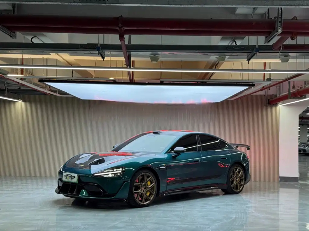 XIAOMI AUTO SU7 ULTRA  2025