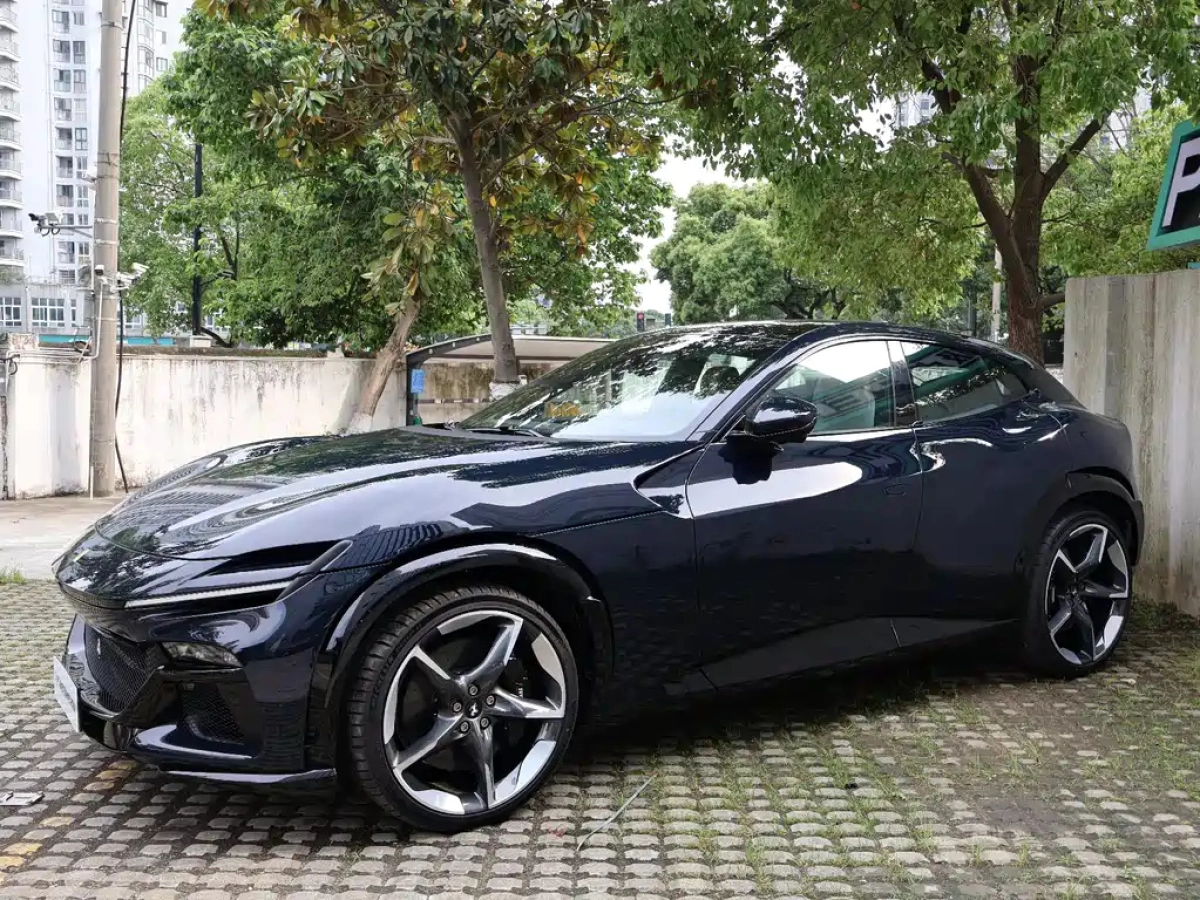 FERRARI PUROSANGUE  2026