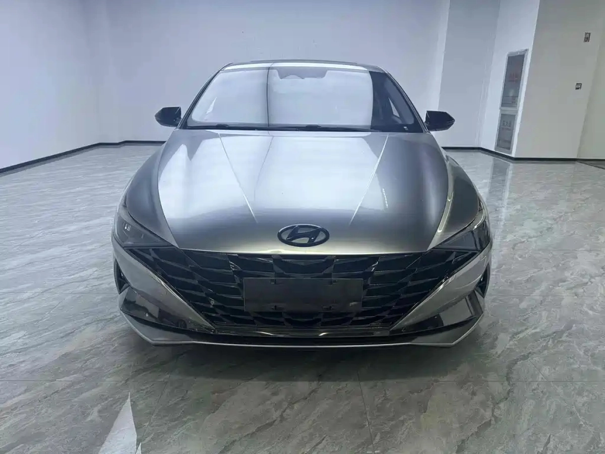 HYUNDAI ELANTRA