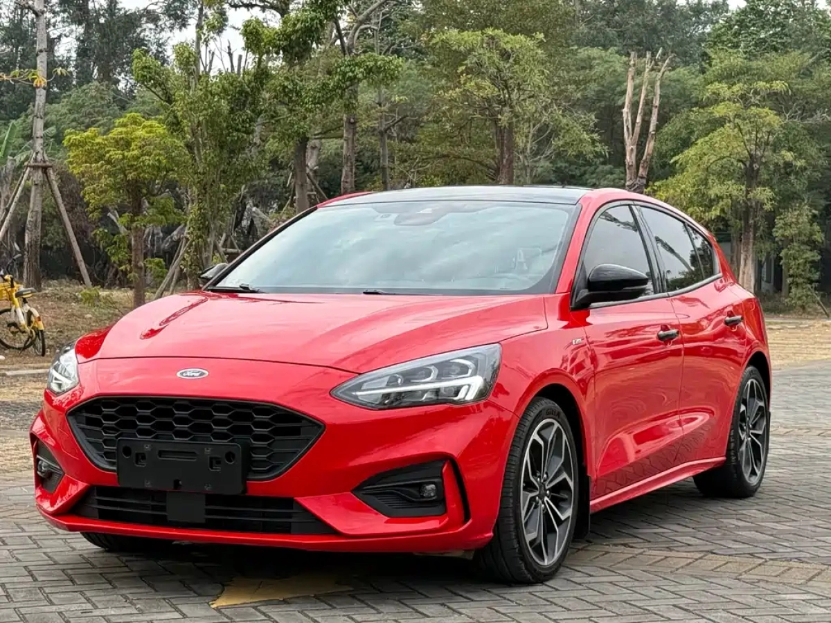 FORD FOCUS  2021