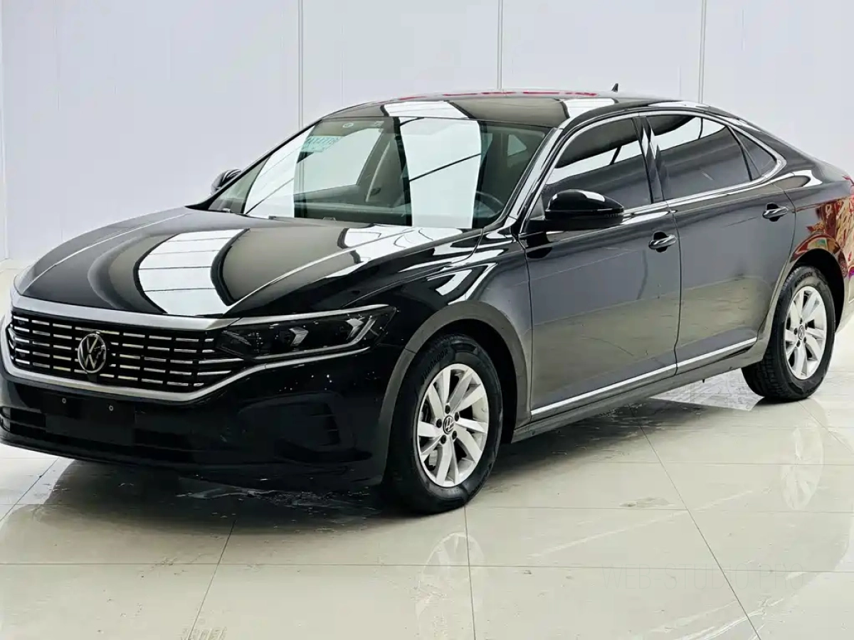 VOLKSWAGEN PASSAT  2023