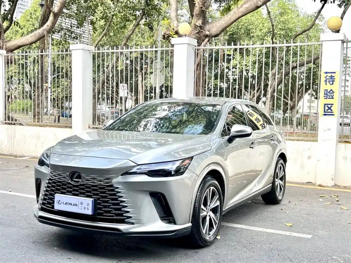 LEXUS RX  2025