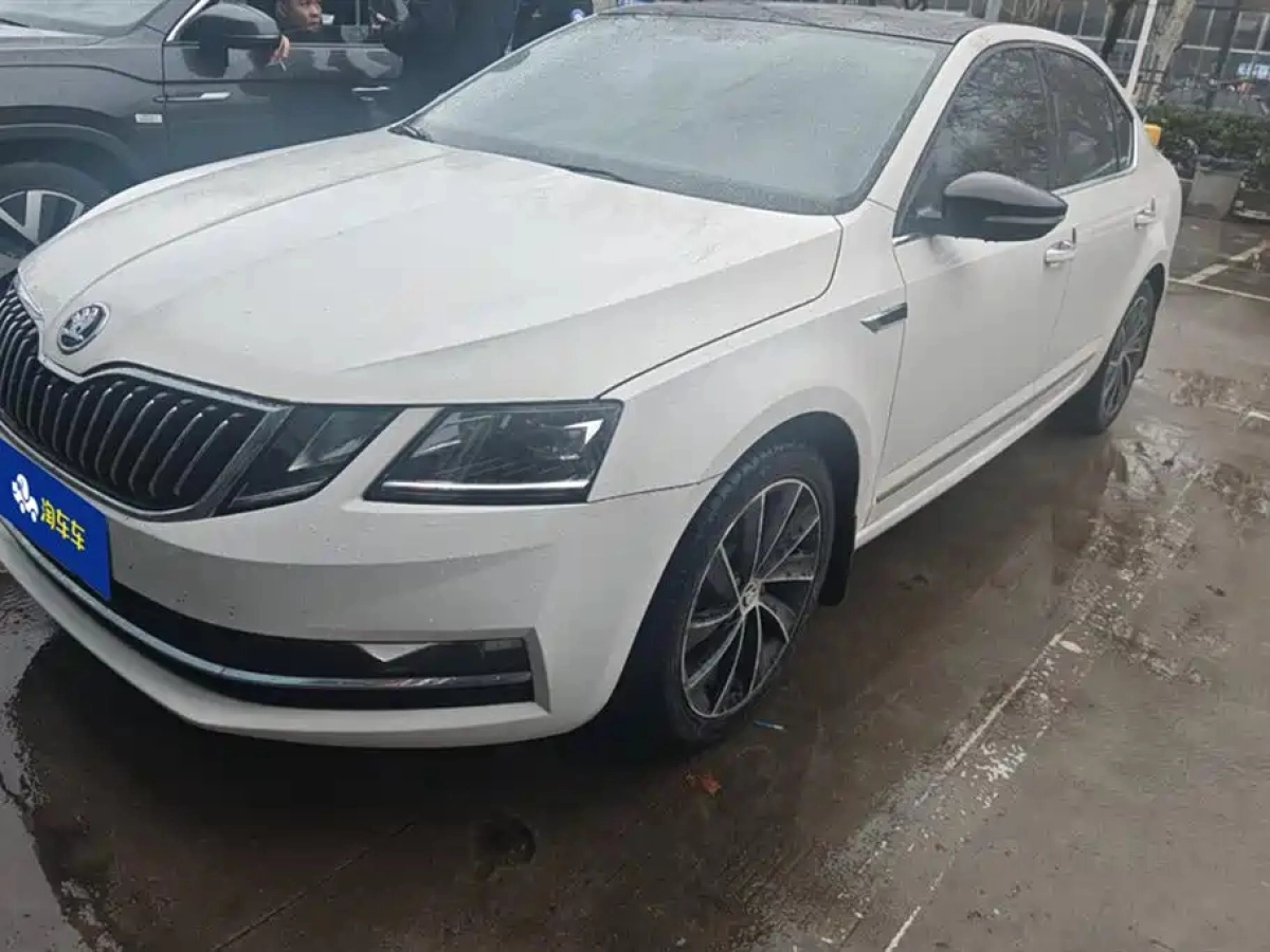SKODA OCTAVIA  2020