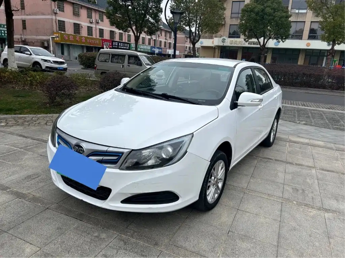 BYD E5