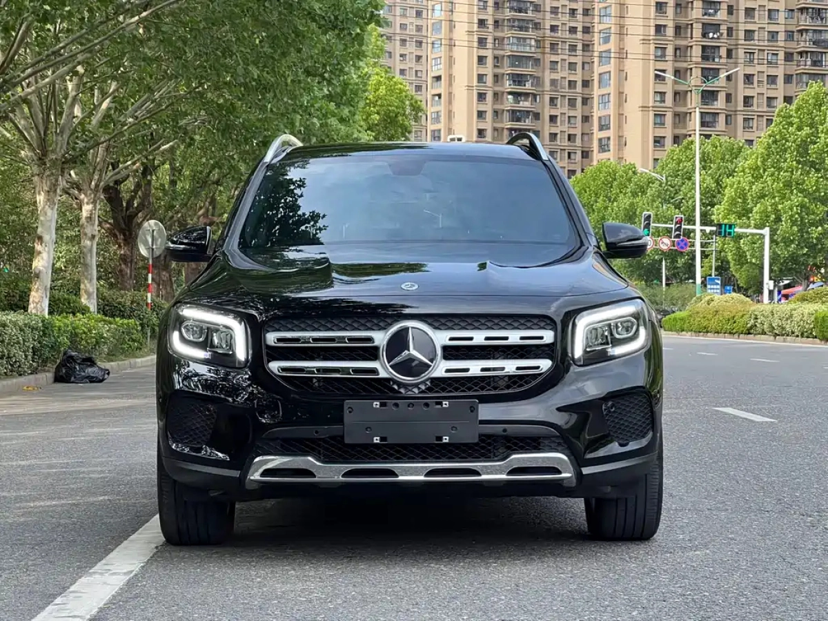 MERCEDES-BENZ GLB