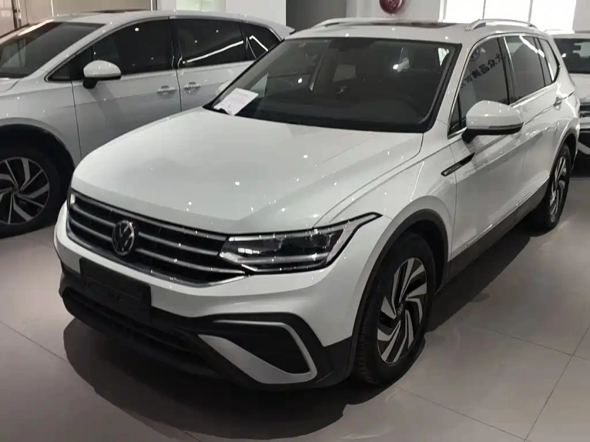 VOLKSWAGEN TIGUAN L  2023