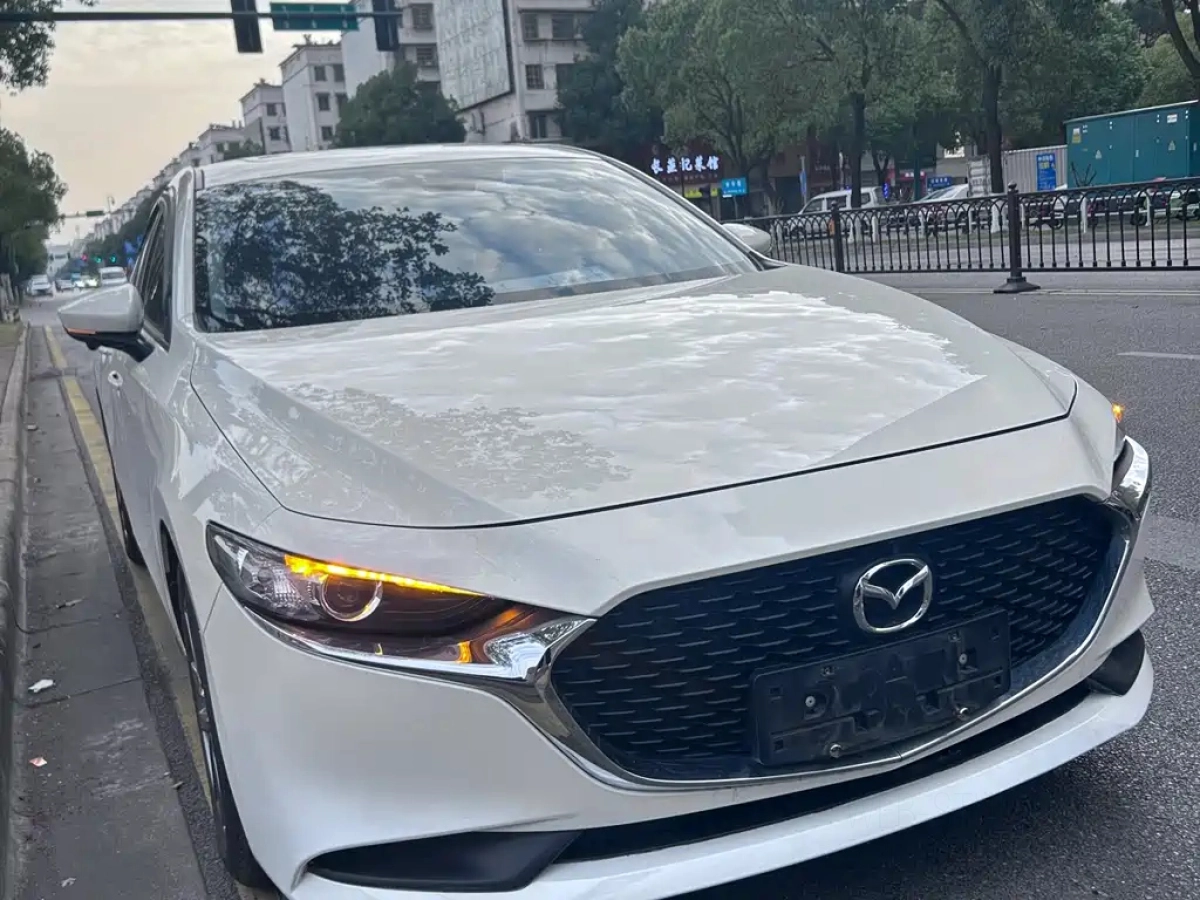 MAZDA 3 AXELA