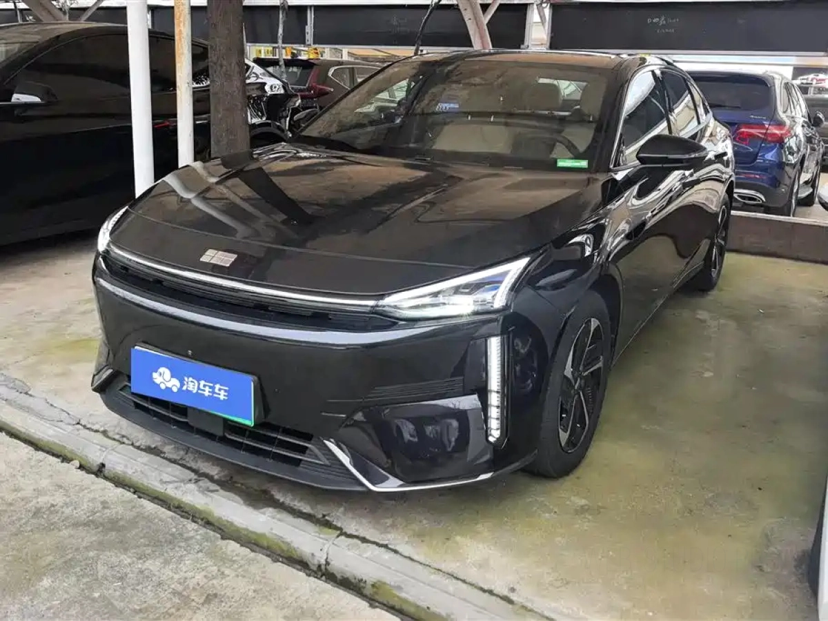 GEELY GALAXY GALAXY L6  2024