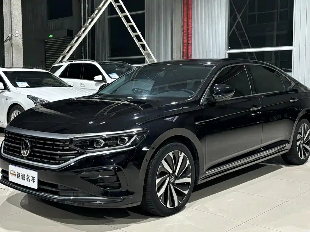 VOLKSWAGEN PASSAT  2022