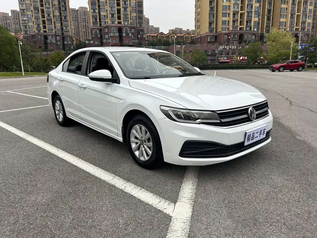 VOLKSWAGEN BORA  2021