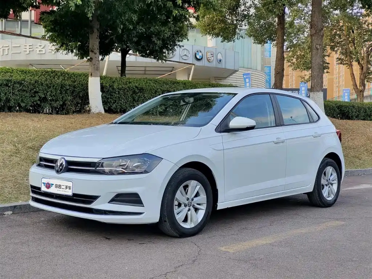 VOLKSWAGEN POLO