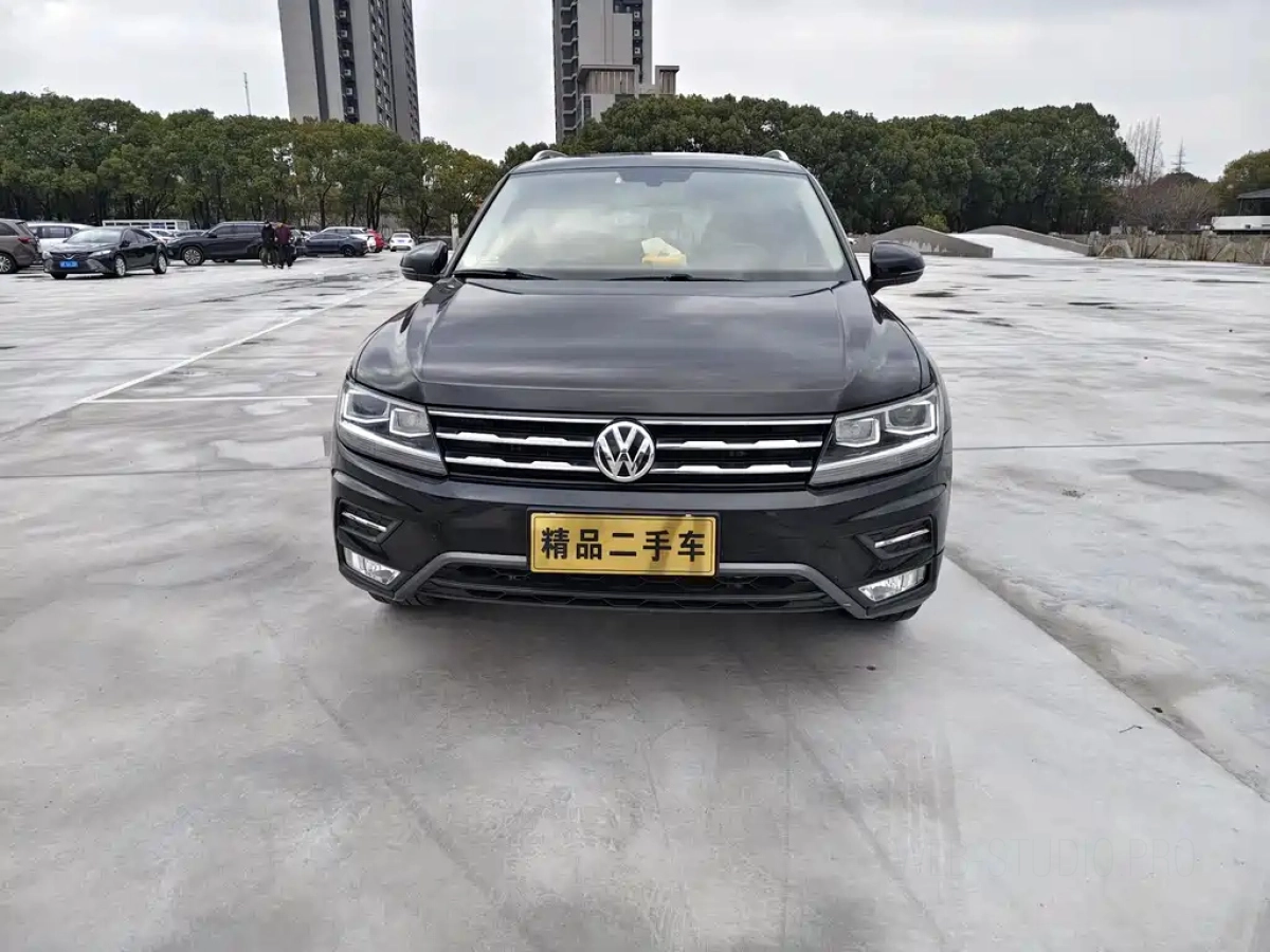 VOLKSWAGEN TIGUAN L