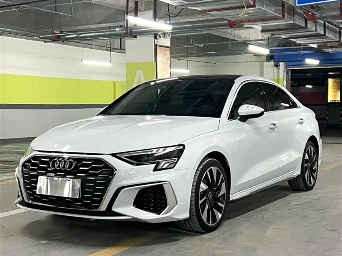 AUDI A3  2023