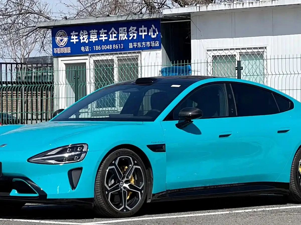 XIAOMI AUTO SU7  2024