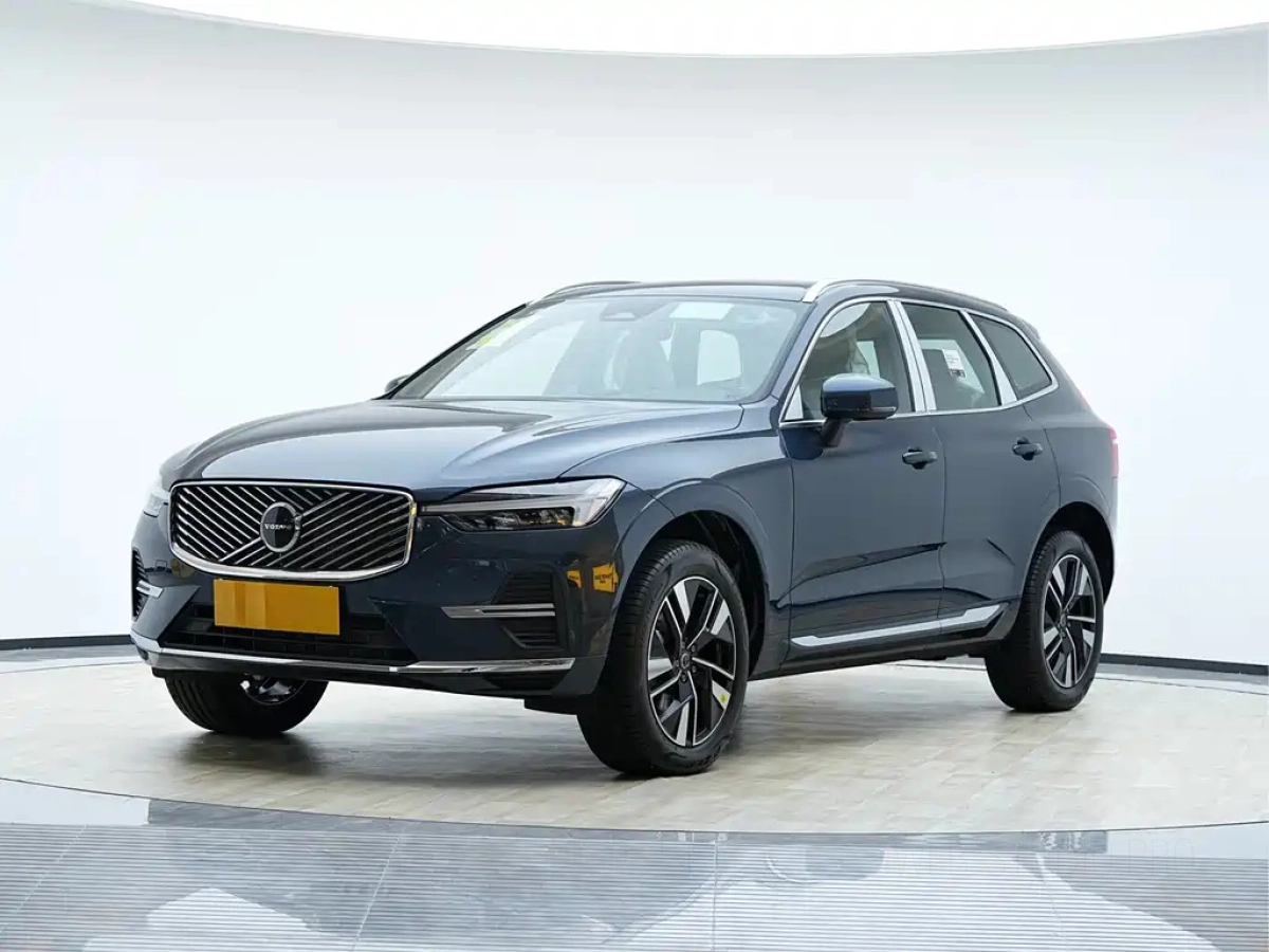 VOLVO XC60  2026