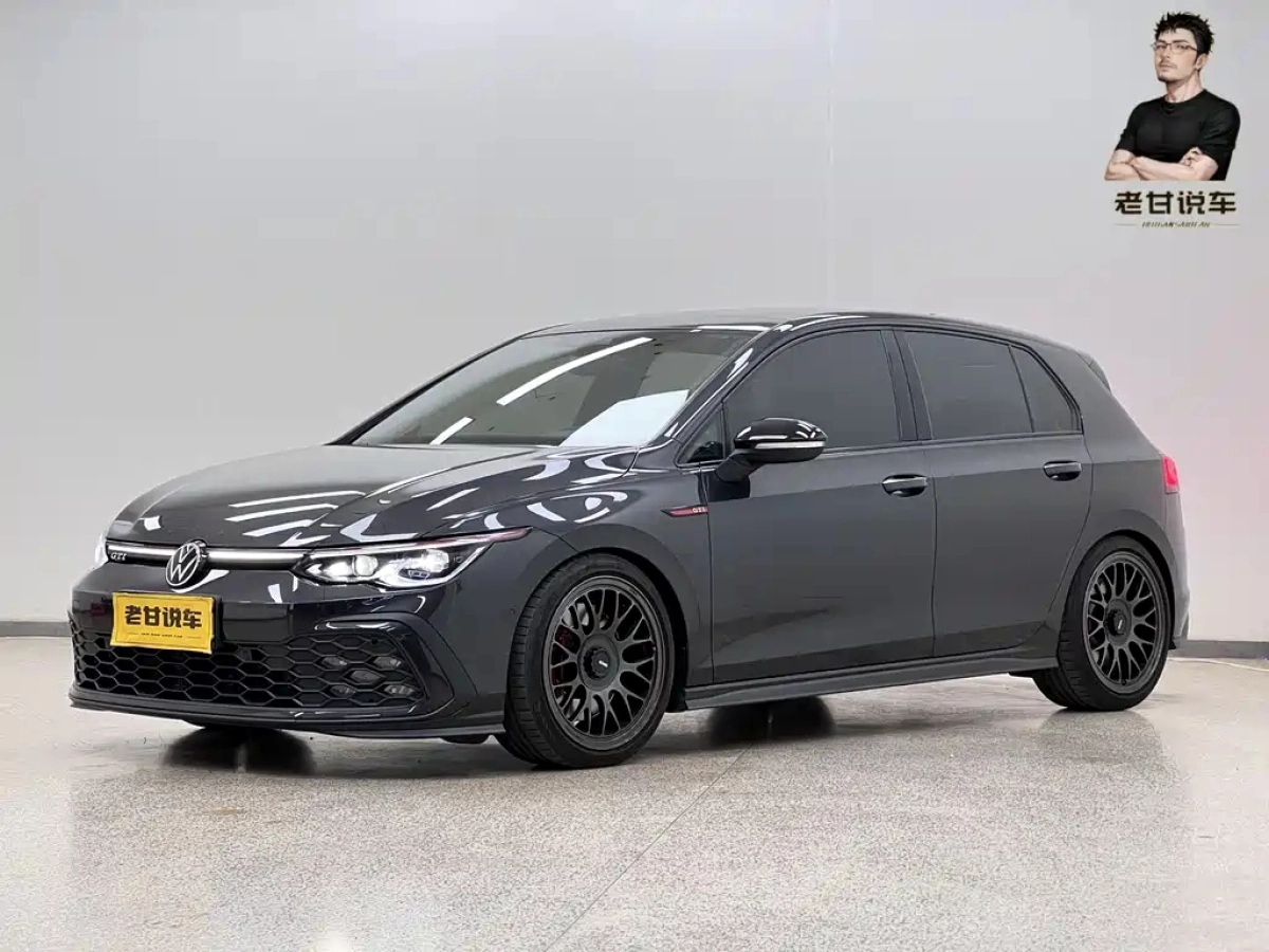 VOLKSWAGEN GOLF GTI  2022